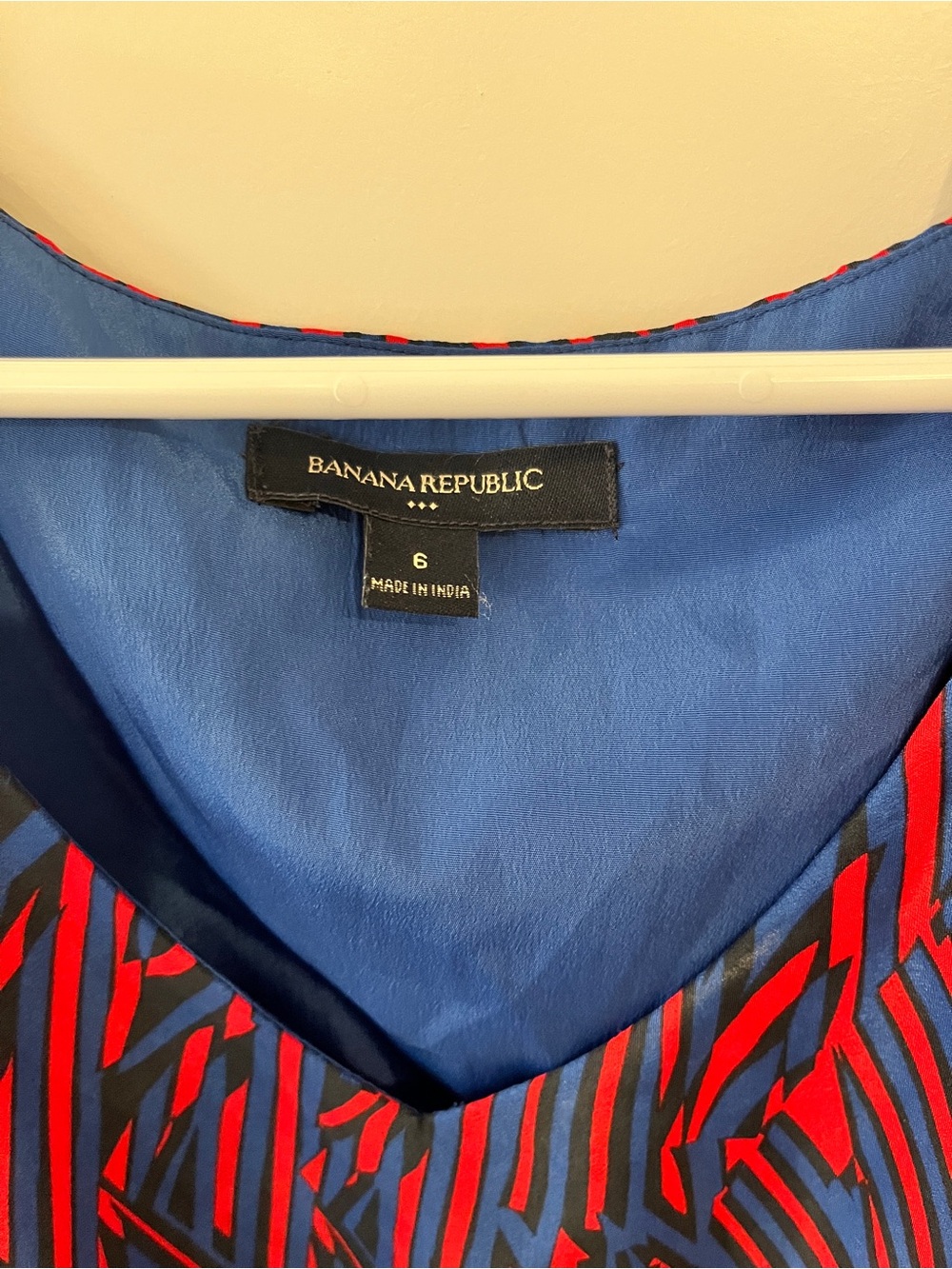 Banana Republic Red Blue Black Pattern Pleated Handkerchief Dress Size 6 - Picture 3 of 12